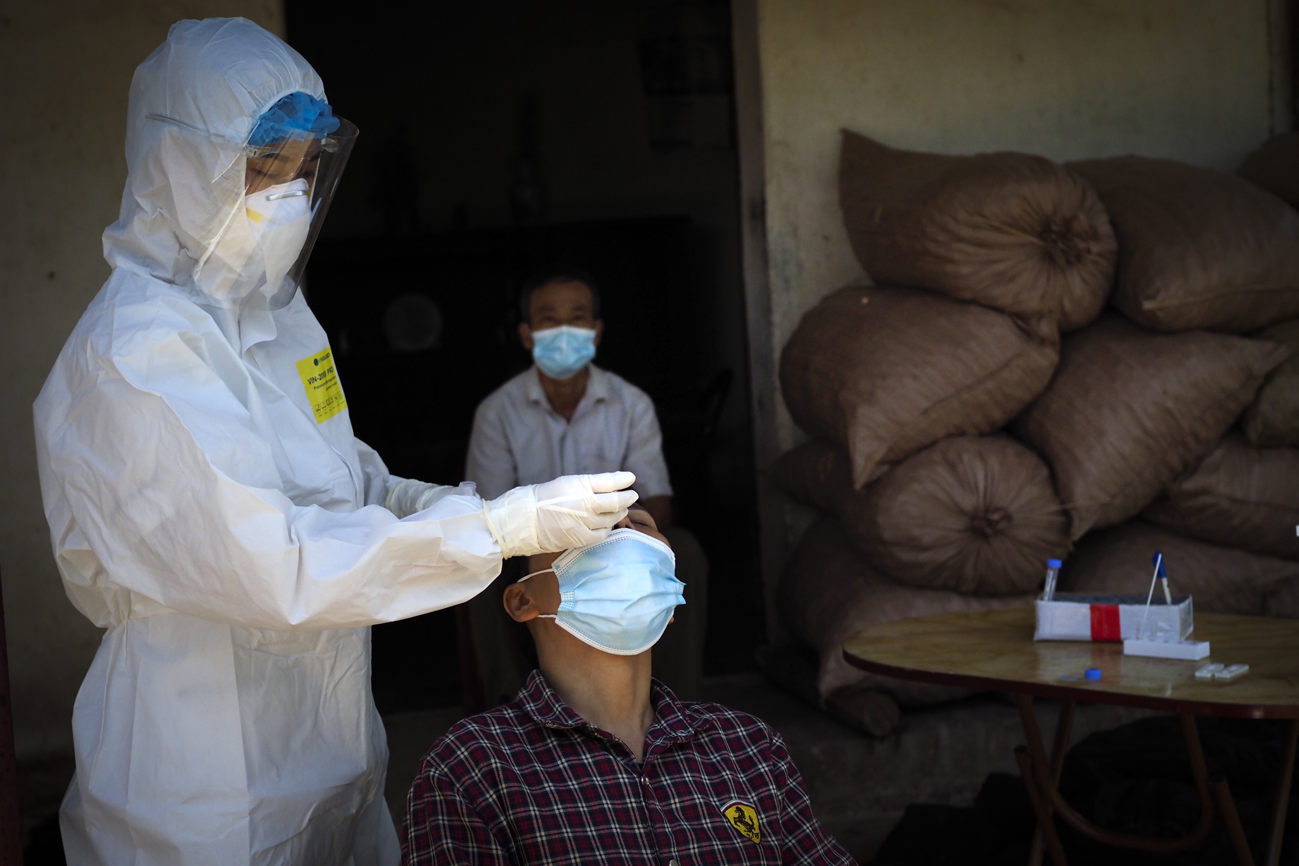 Hai lần ở tuyến đầu chống dịch